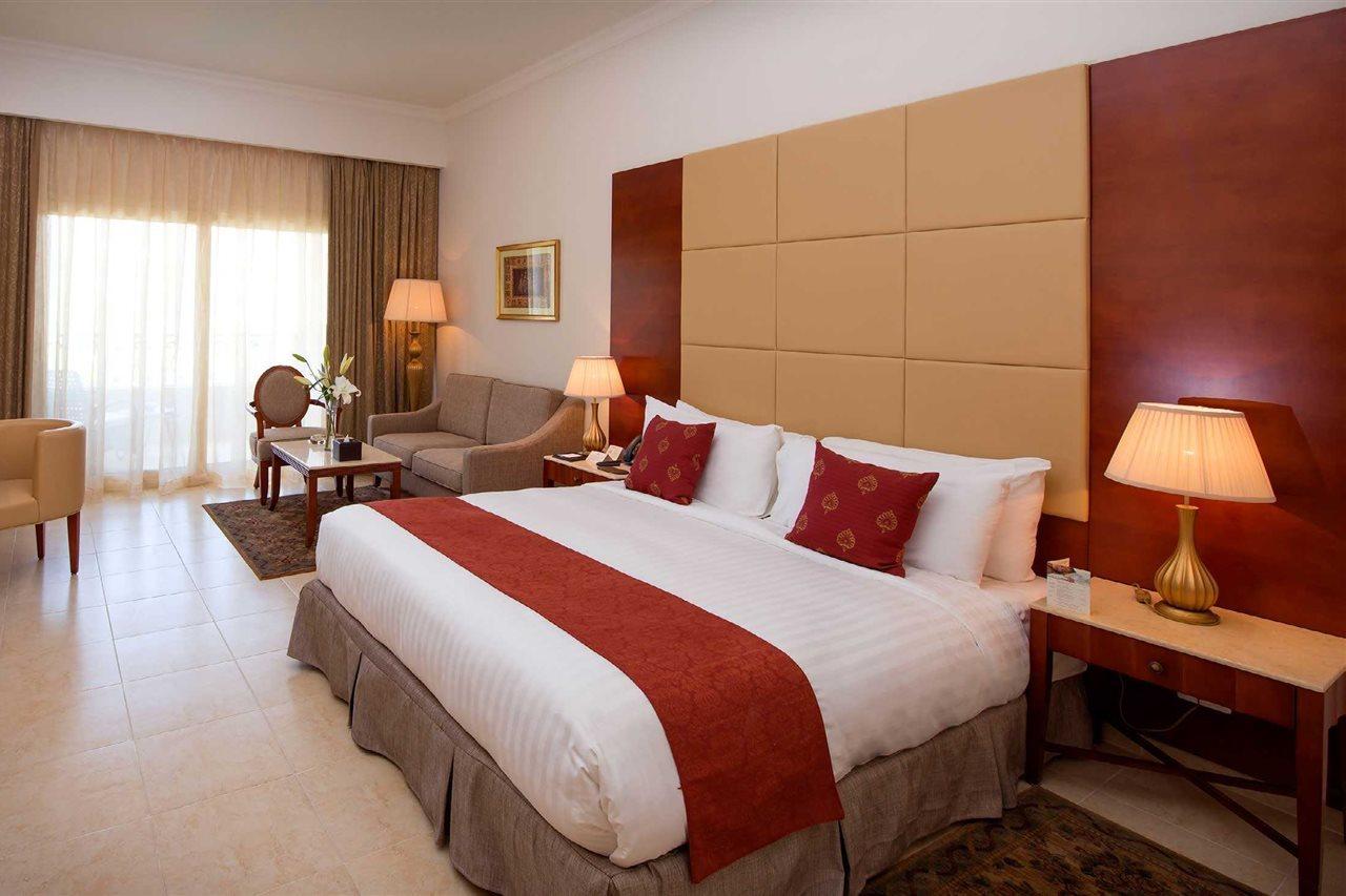Baron Palace Sahl Hasheesh Hurgada Dış mekan fotoğraf A room at the Hilton Sharm El Sheikh
