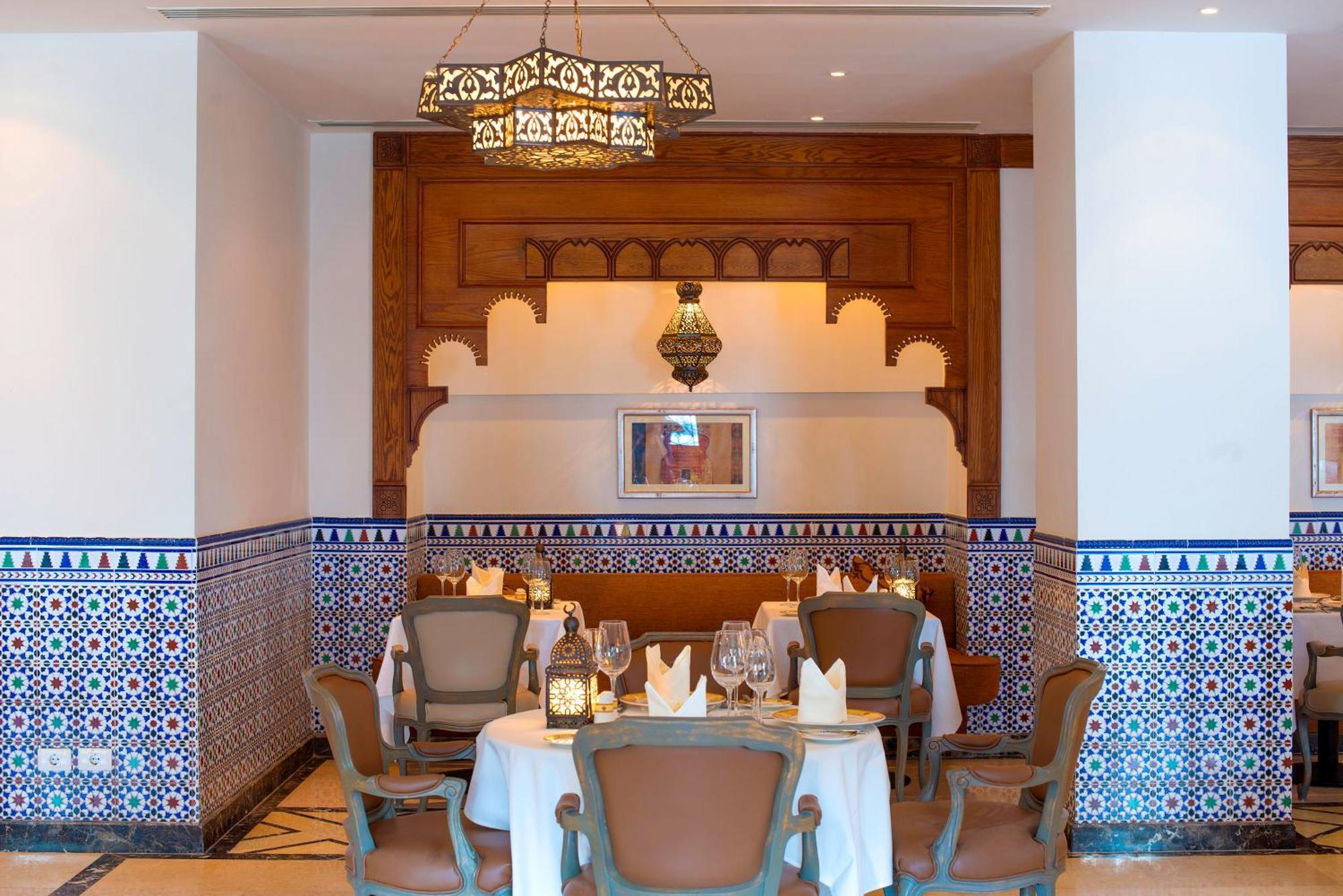 Baron Palace Sahl Hasheesh Hurgada Dış mekan fotoğraf Restaurant in the hotel