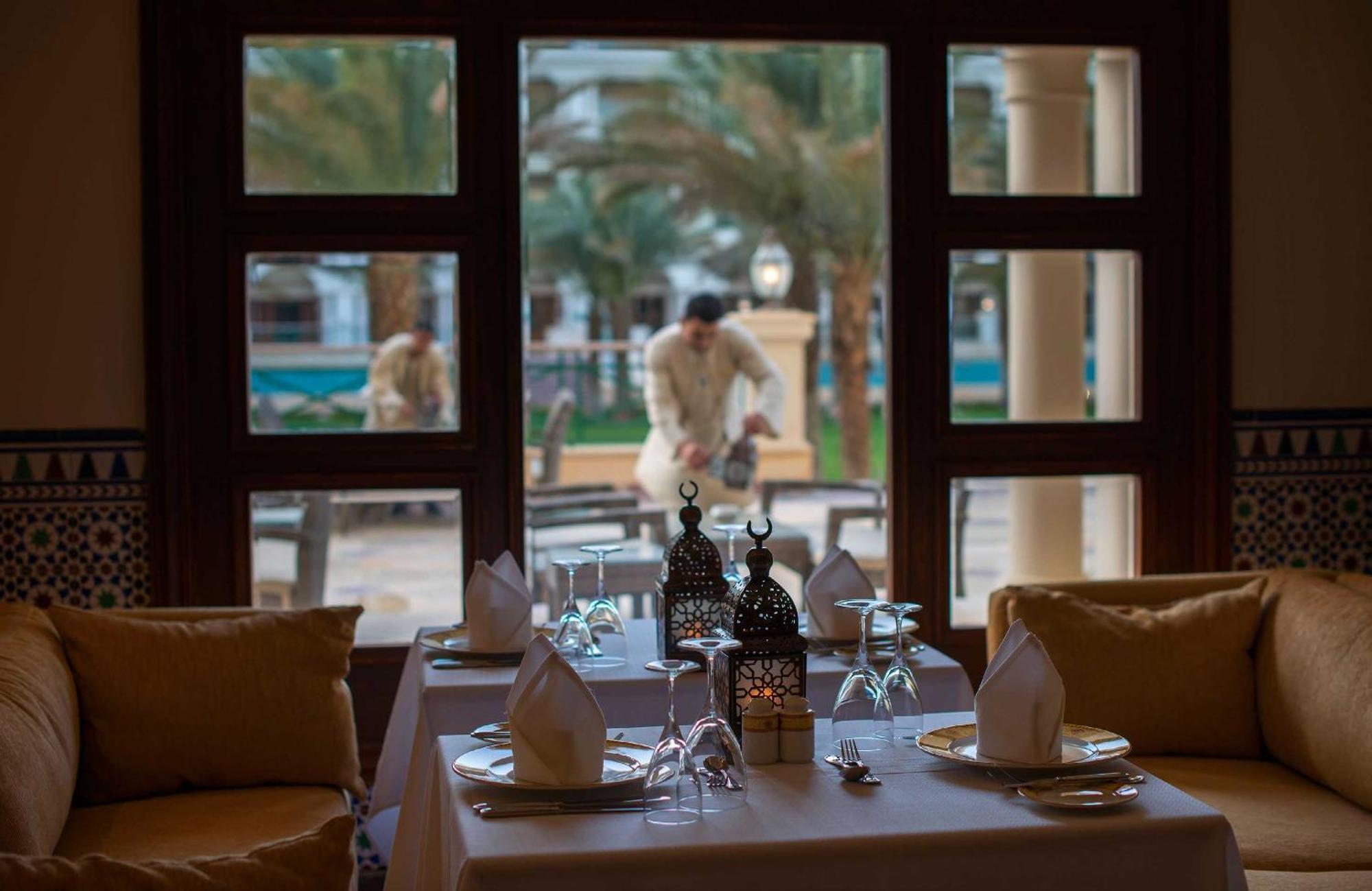 Baron Palace Sahl Hasheesh Hurgada Dış mekan fotoğraf The Palm Beach Restaurant
